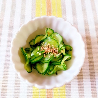 常備菜にも☆ごま香る・きゅうりの麺つゆ漬け